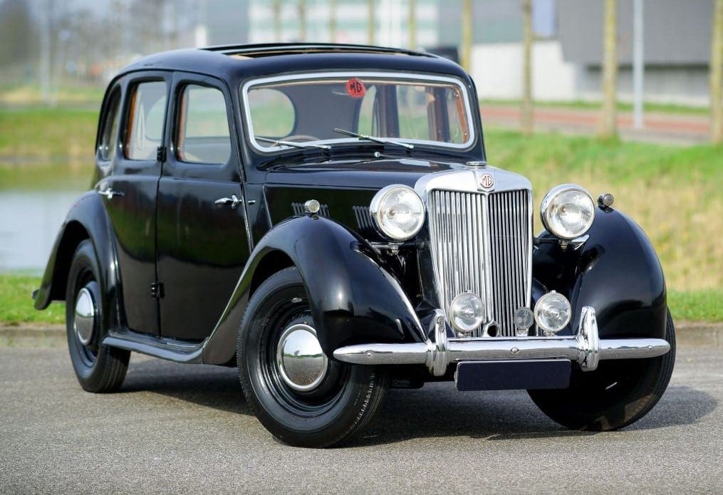 mg-ya-saloon-black-11-b6541075.jpg