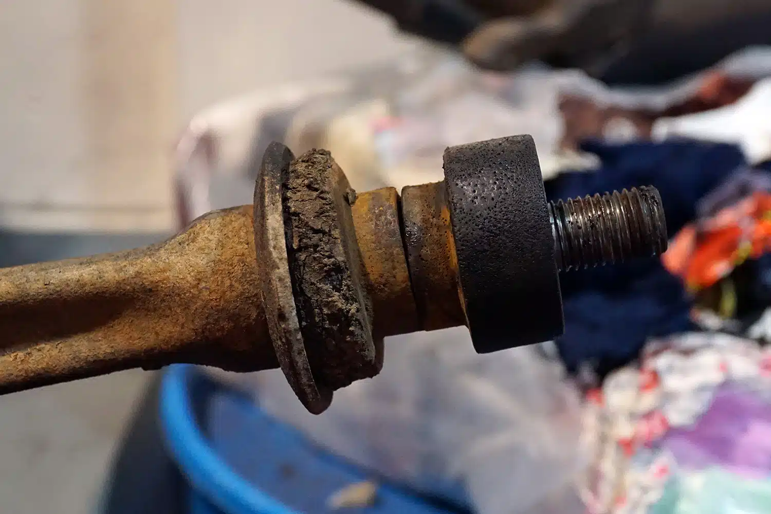 Tired old Land Rover Bushes - Time for a Polybush Upgrade